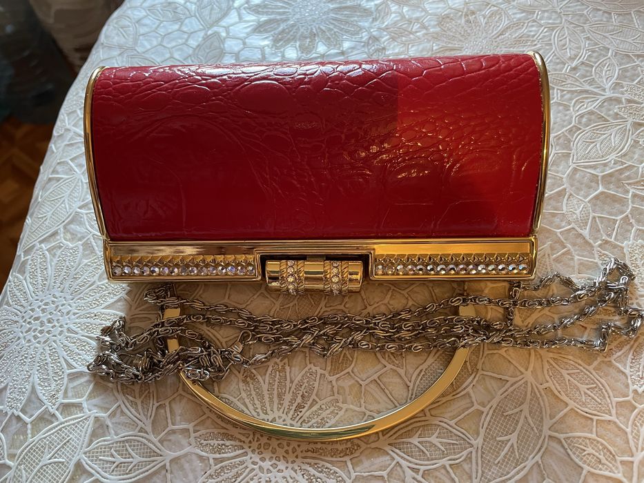 Продаю клатч новый