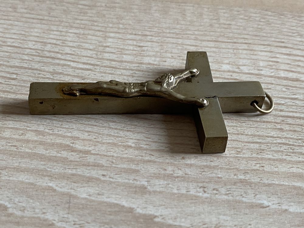 Krzyż Krzyżyk Jezus dewocjonalia stary z mosiądzu prl retro