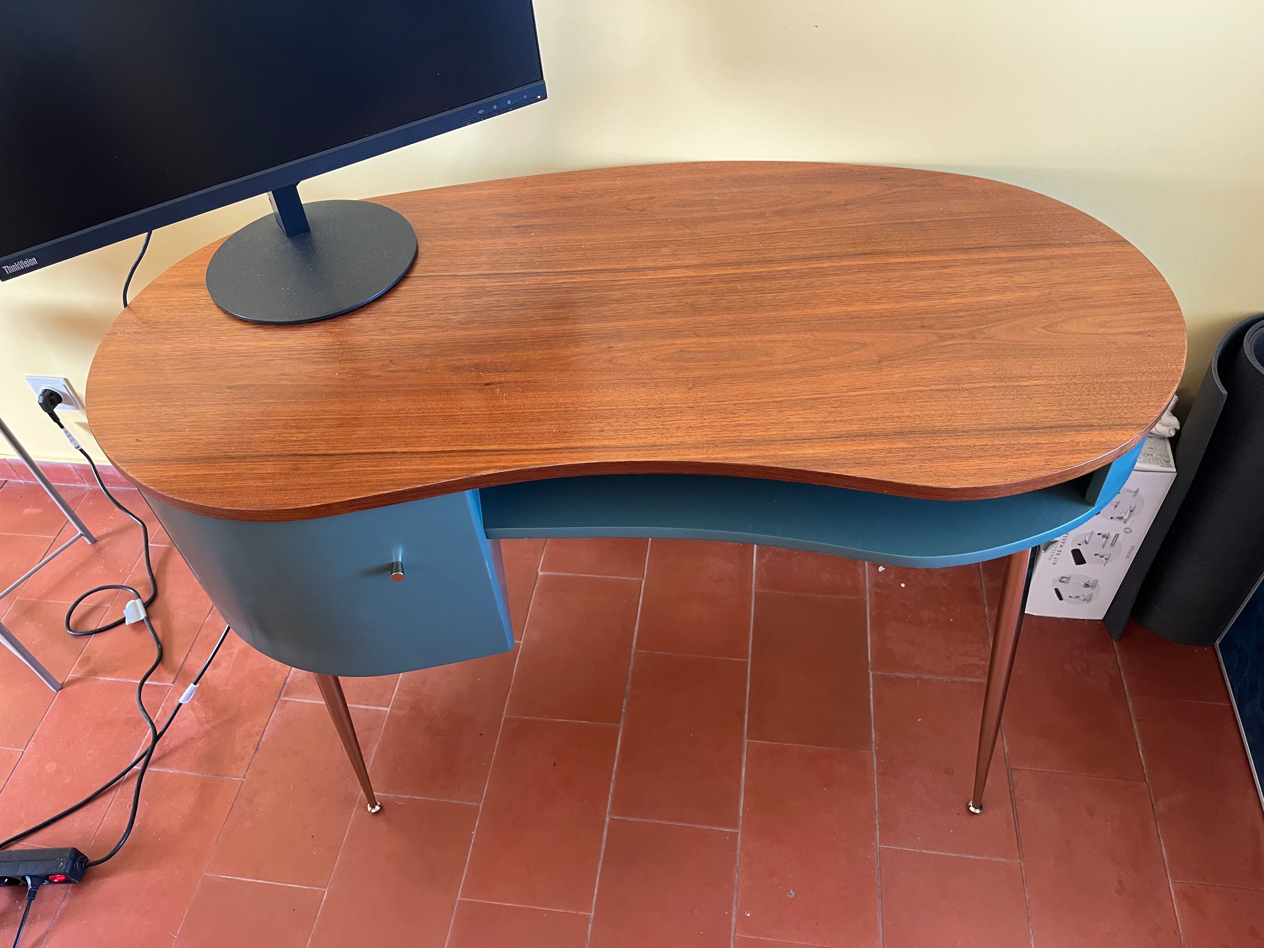 Designer desk to sell