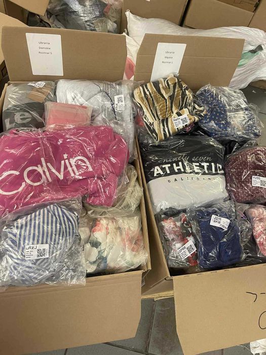 Paleta mix odzieży, butów, torebek i akcesoriów 1200 sztuk