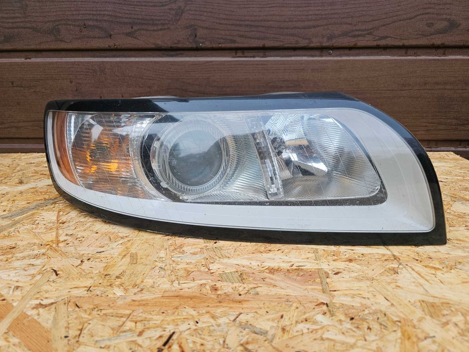 Reflektor prawy przód lampa prawa przednia Volvo V50 S40 II LIFT 07-12