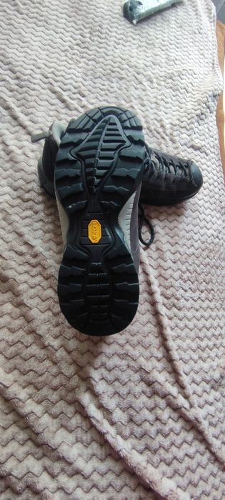 Продам красовки scarpa на goretex