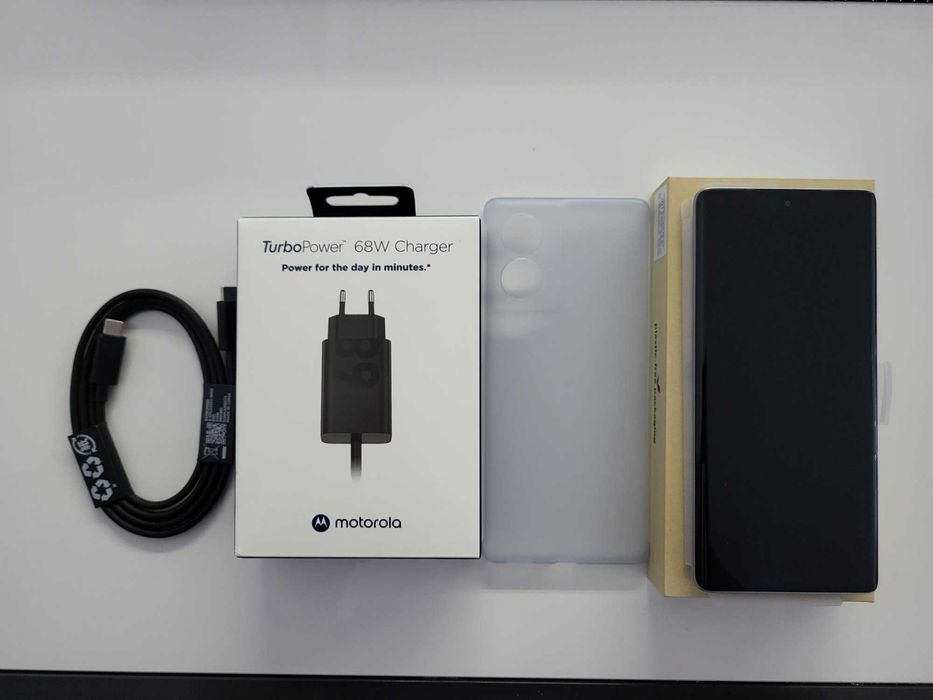 Motorola Edge 50 Fusion 8/256 + ładowarka 68W + etui, jak nowa