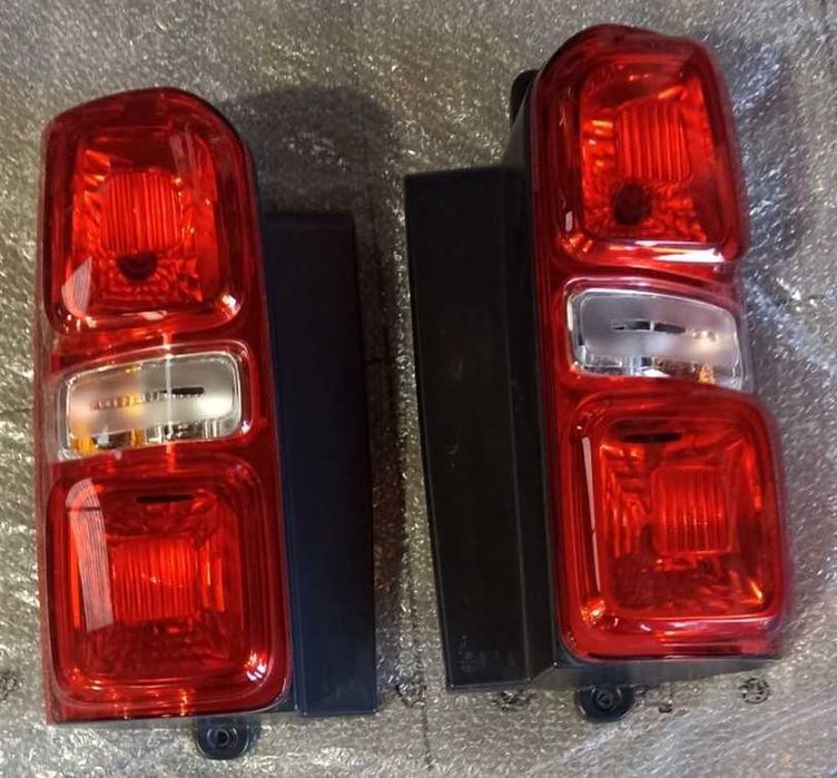 Vendo Faróis/Farolins Traseiros Citroën Berlingo Van XL 2025