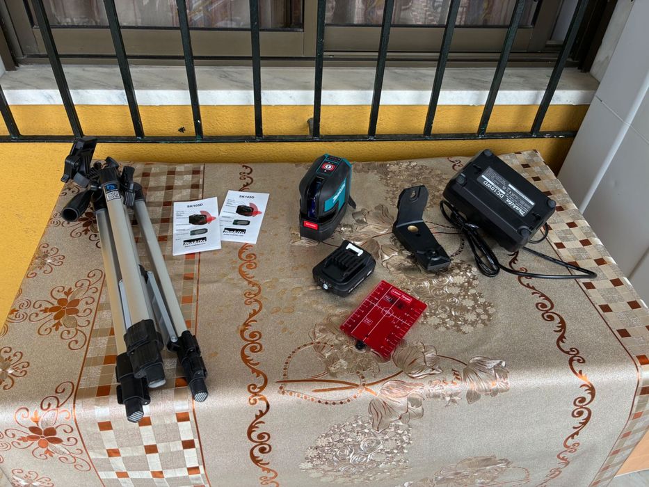 Makita sk105d laser vermelho estado novo com tripé bateria/ carregador
