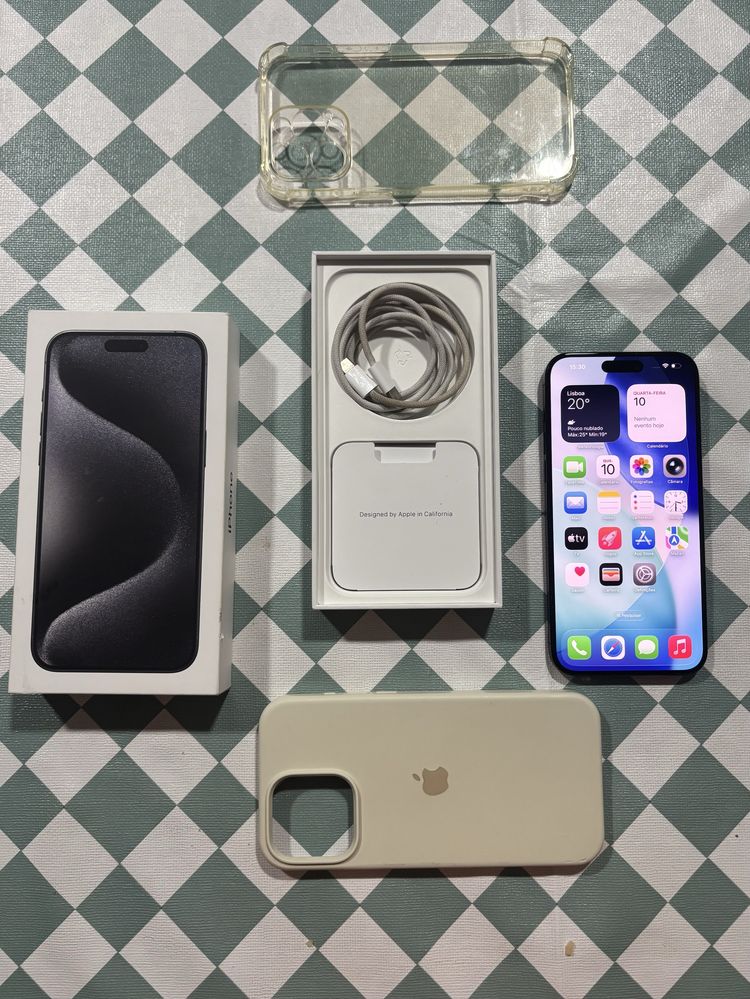 iPhone 15 Pro Max - 256GB (COMO NOVO)