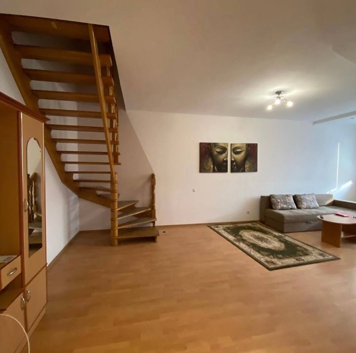 Продаж 3 км квартири поруч з стометрівкою