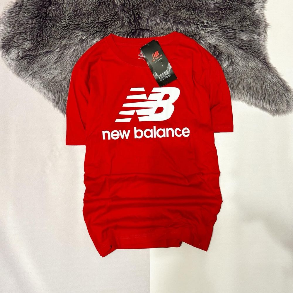 Нова футболка New Balance Big Logo червона з білим С М і Л розмір