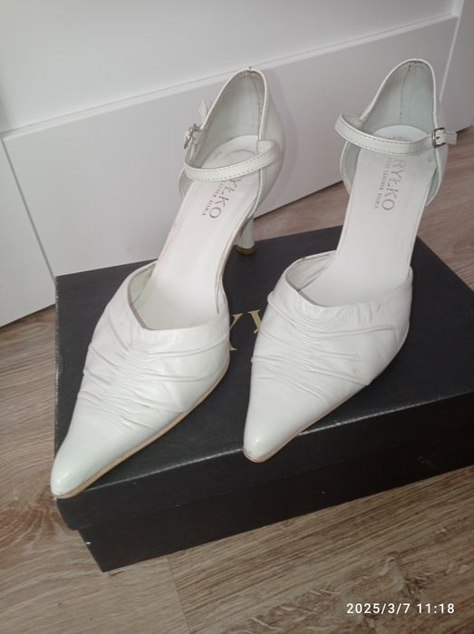 ślubne buty damskie
