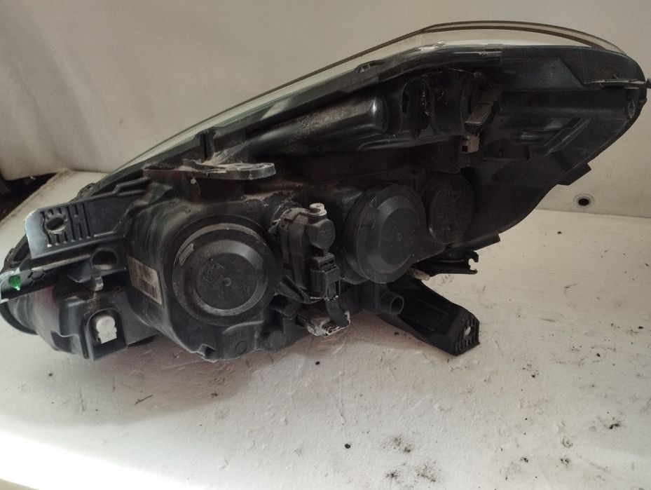 Renault Clio 3 Lift lampa przednia przód lewa, prawa Europa orginał