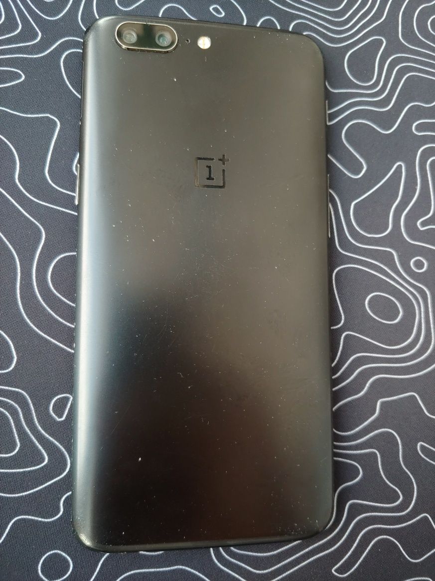 Смартфон OnePlus 5 8/128