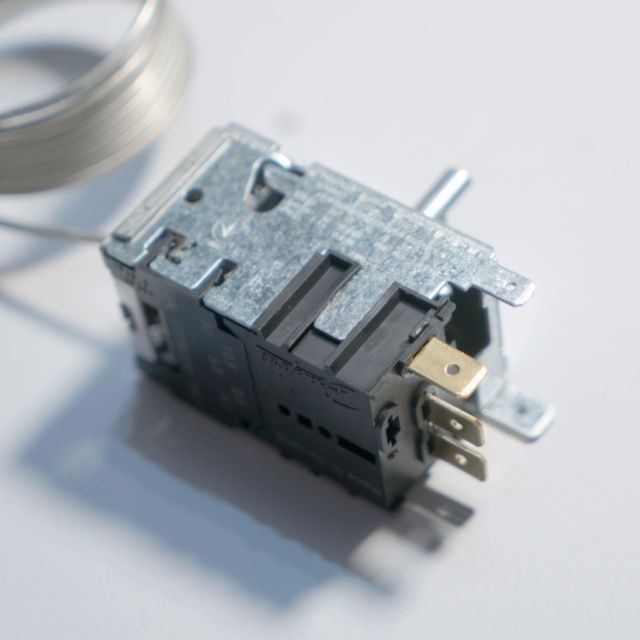 Термостат Danfos Терморегулятор Danfoss BN 077B1103L 1041/ EN60730-2-9