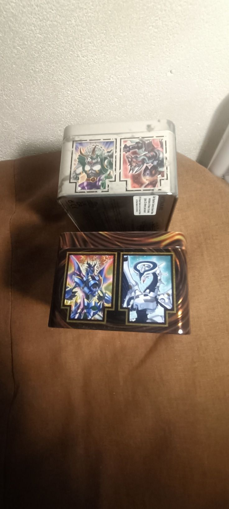 Vendo caixas de yu-gi-go