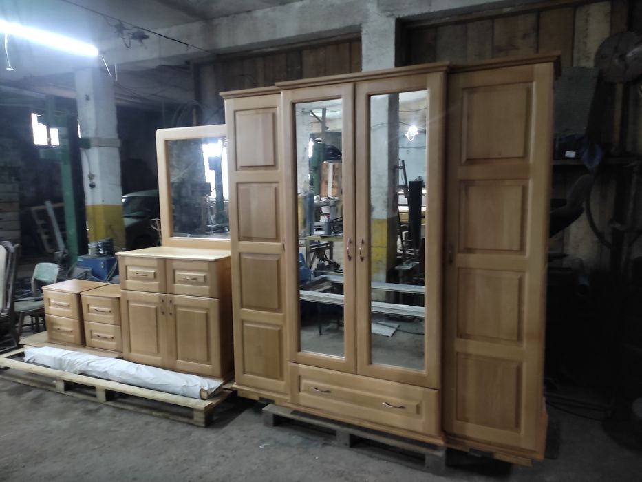 Продаю нову спальну ручної роботи