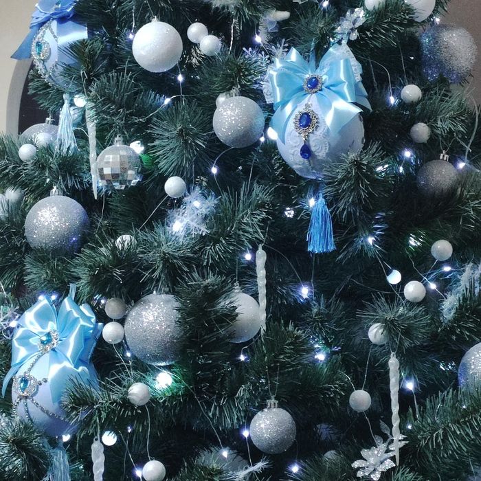 Сосна штучна продаю