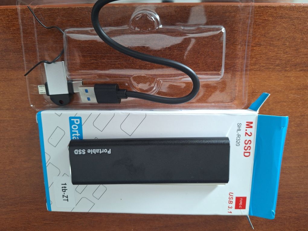 SSD диск 1 Tb  usb 3.1