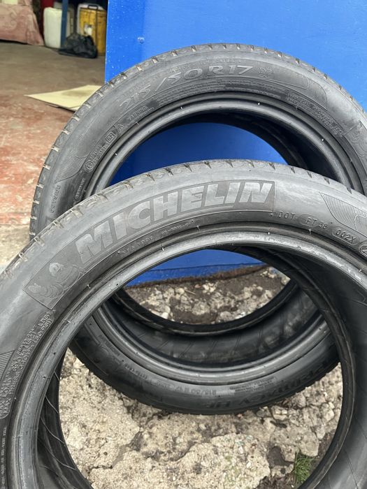 Продам шини 215/50 R17