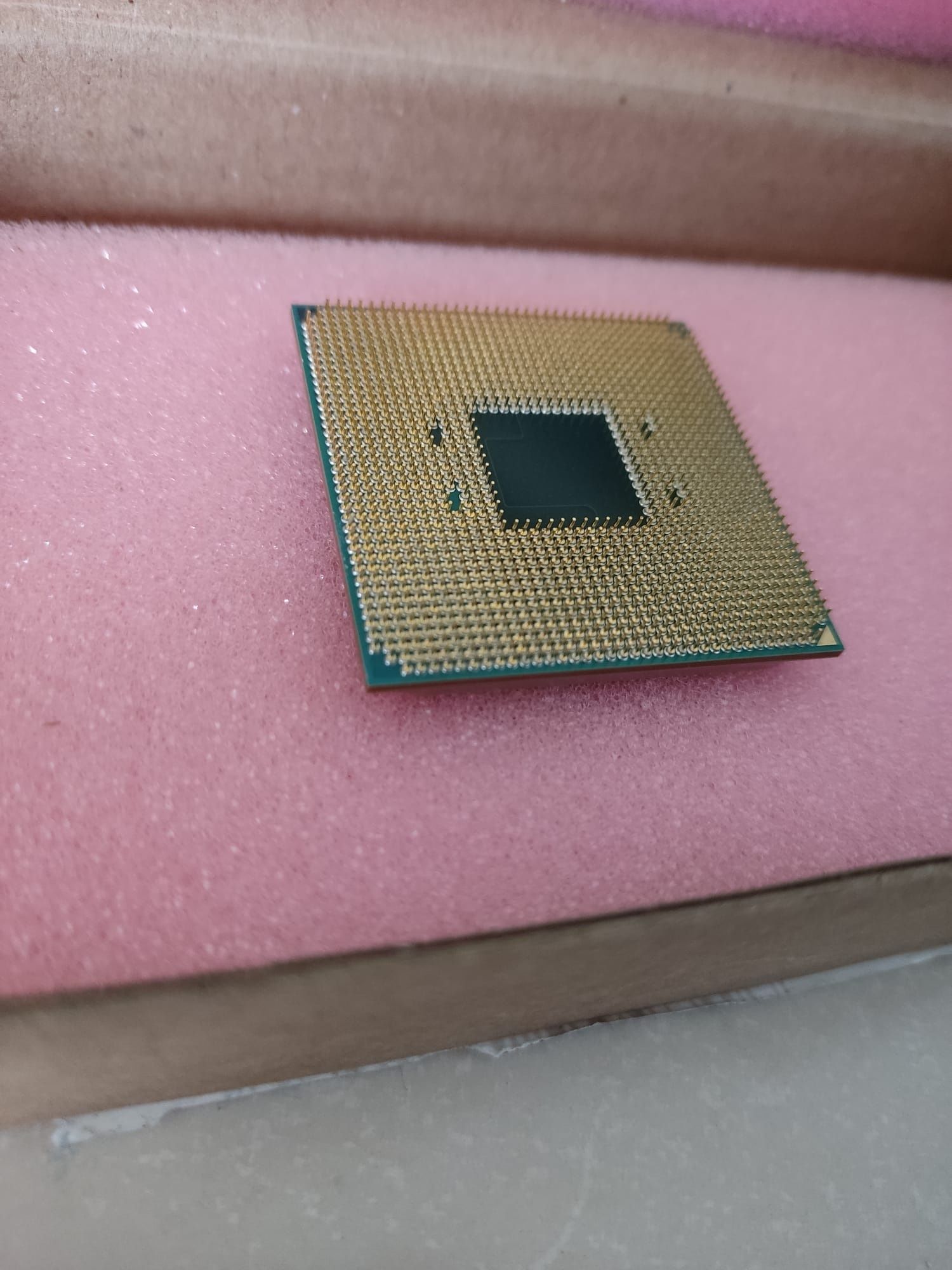 CPU AMD Ryzen 3 Pro 2100GE