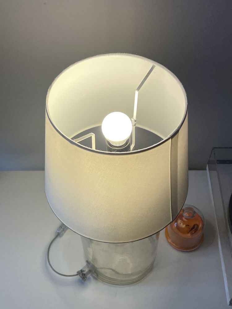 Klimatyczna lampka z kloszem