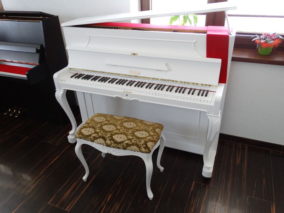 pianino biale Petrof bdb od PianoDesign