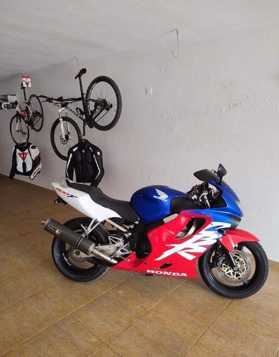 Cbr 600 f4 tricolor poucos kms