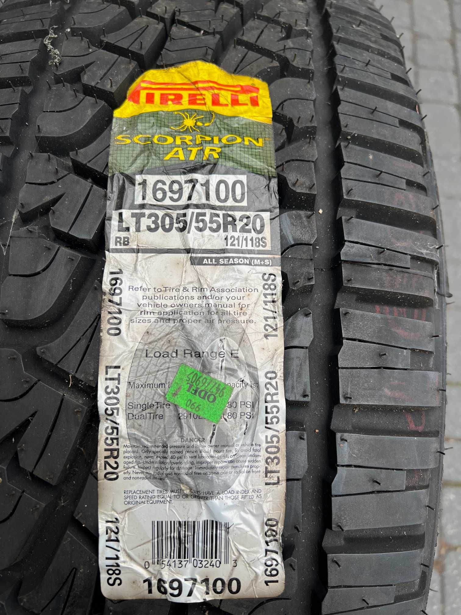 FABRYCZNIE NOWA Opona Pirelli Scorpion ATR - 305/55/20