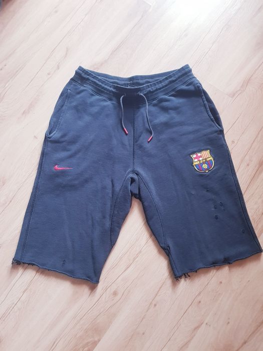 Bawelniane spodenki szorty meskie marki Nike FCB rozmiar S/M.