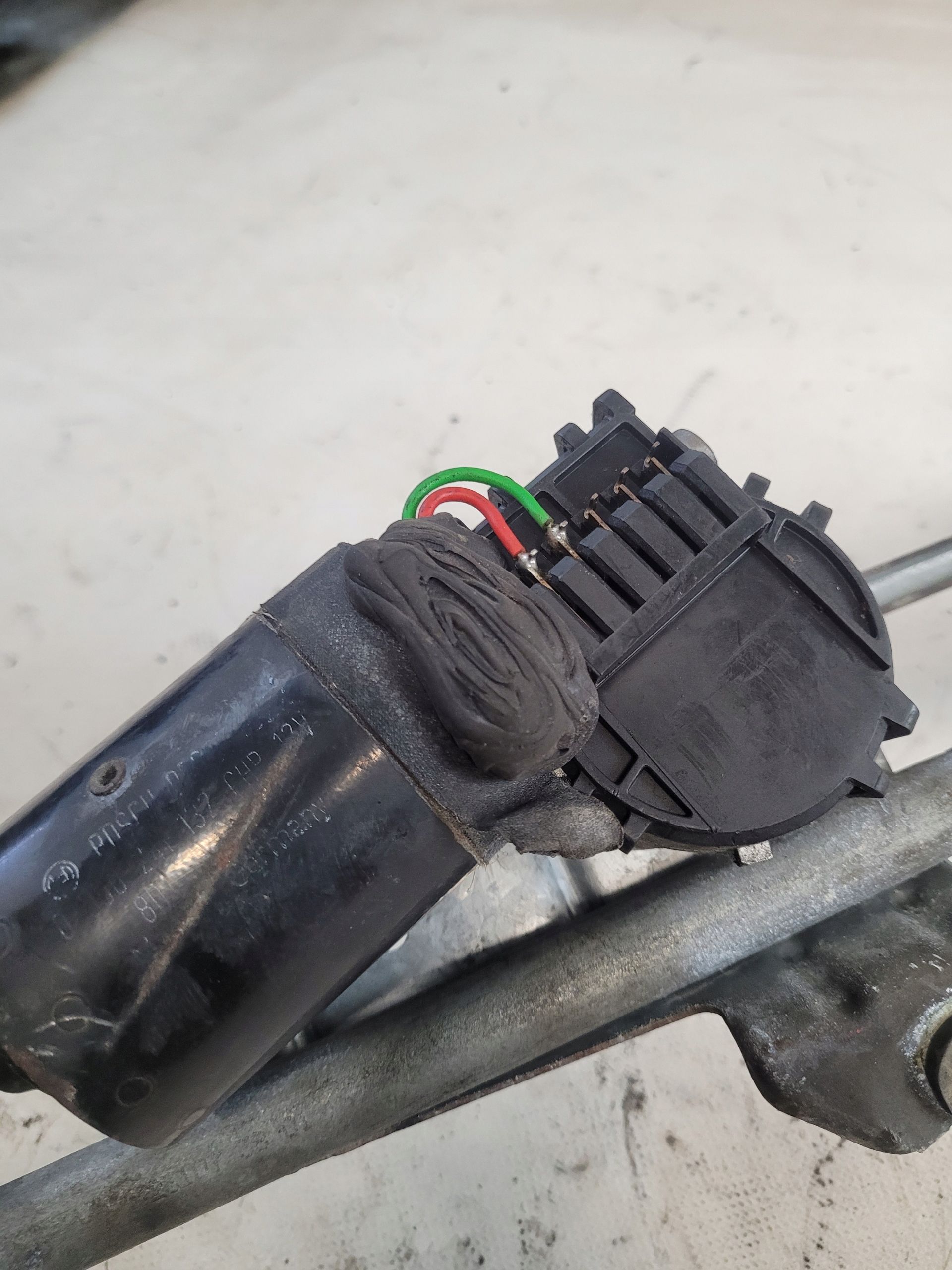 Mechanizm Wycieraczek przód OE Passat B5 97r.