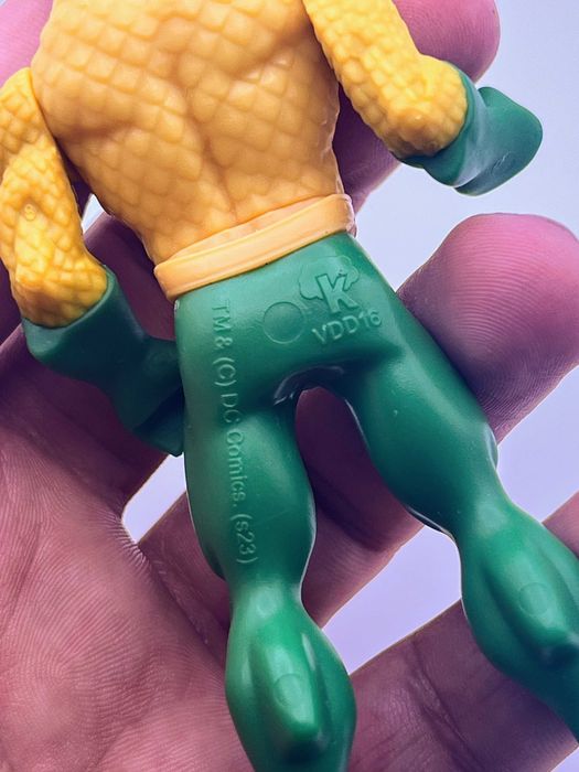 Aquaman Figura de Coleção Kinder Maxi DC Justice League (2023)