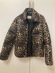 Puchowa kurtka Stradivarius rozmiar XS Print panterka