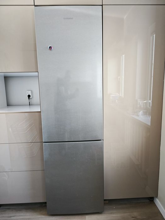 Sprzedam lodówkę Samsung RB37J5000SA w kolorze inox