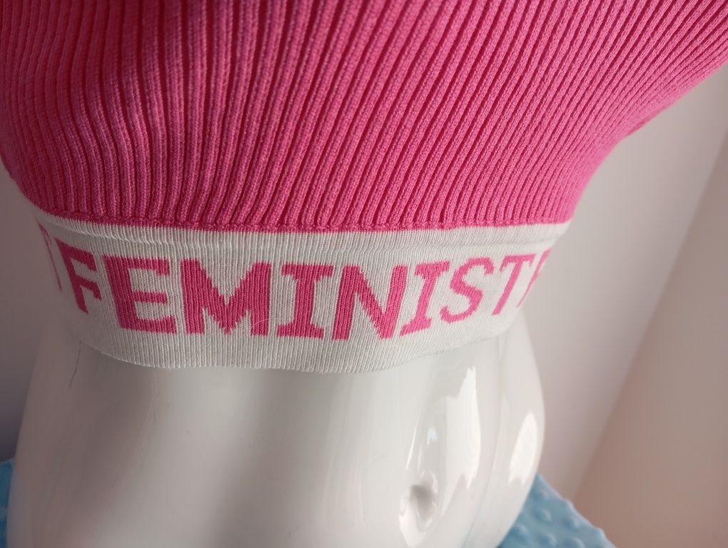 Crop top różowy na ramiączkach rozmiar uniwersalny