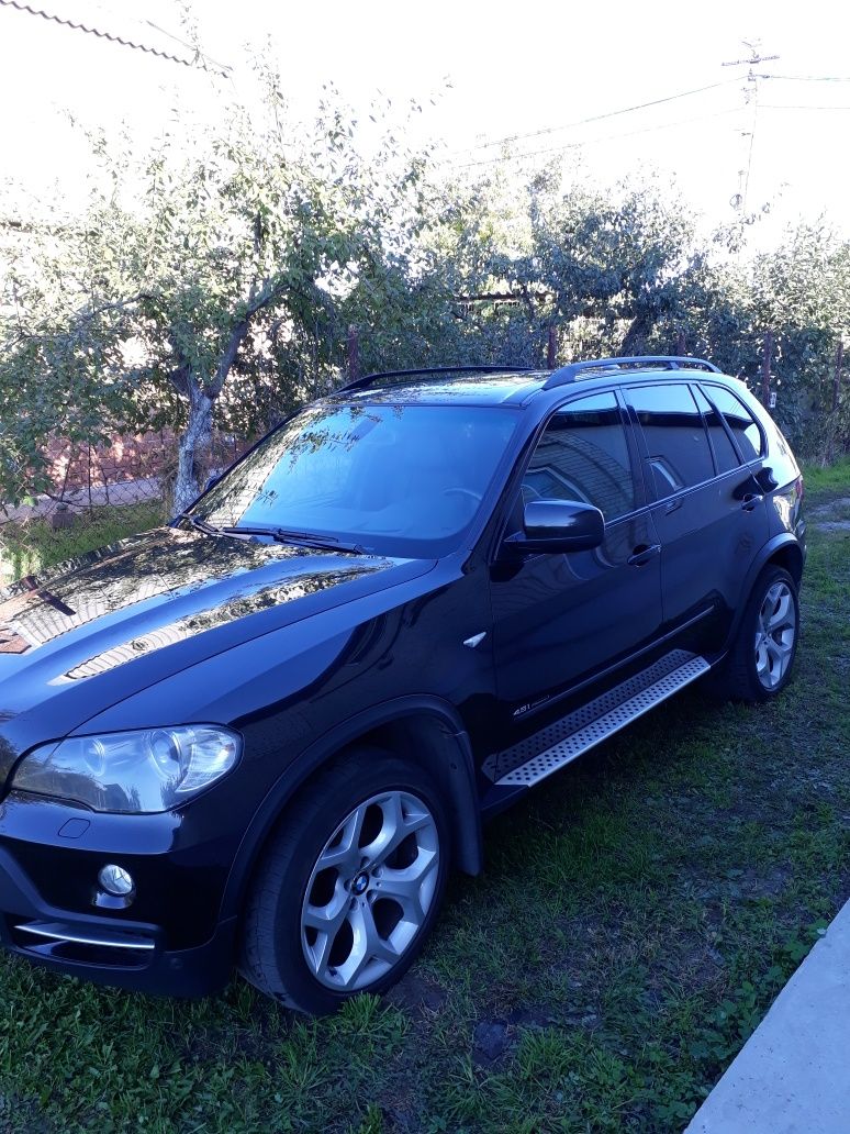 BMW X5 V 4,8 объем