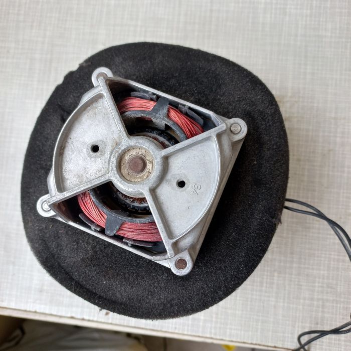 2 пилососи:  ZELMER  1000W , HOOVER 1500w, різні шланги,мотор Філіпс..