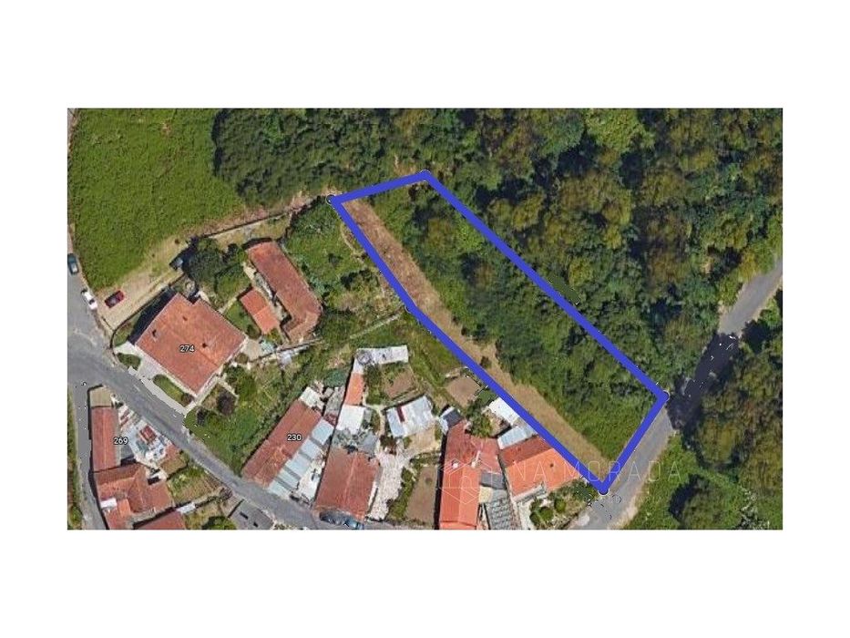 Terreno com 1410m2 para construção em Argoncilhe