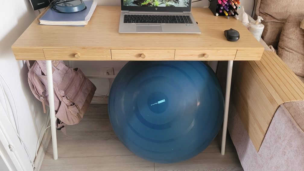 Biurko IKEA  lilansen 102x 49 cm stan bdb