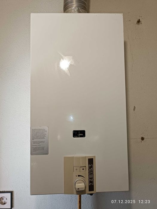 Esquentador Zeus/Vulcano 11 litros a gás botija inteligente usado