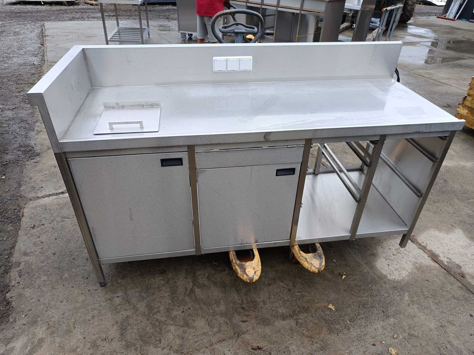 Szafa nierdzewna gastronomiczna Stół nierdzewny