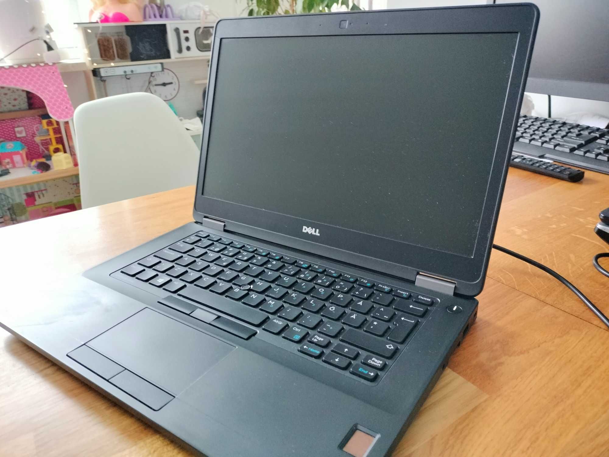 Dell Latitude E5470 i3-6100U 8GB 250GB Windows 10 Home 2,3 GHZ ładny