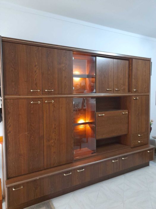 conjunto de móvel de sala, mesa e 4 cadeiras