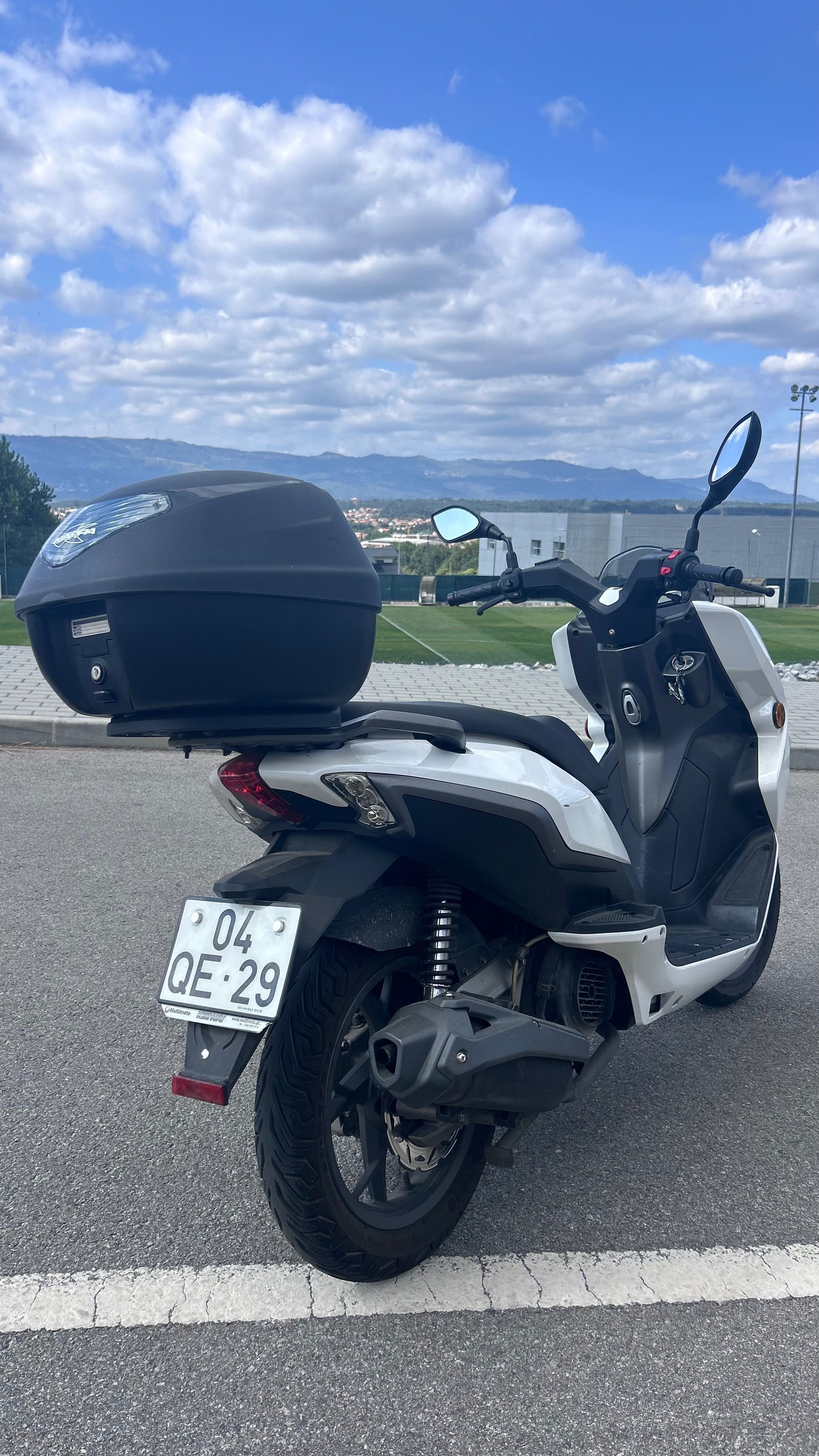 KEEWAY 125  praticamente nova