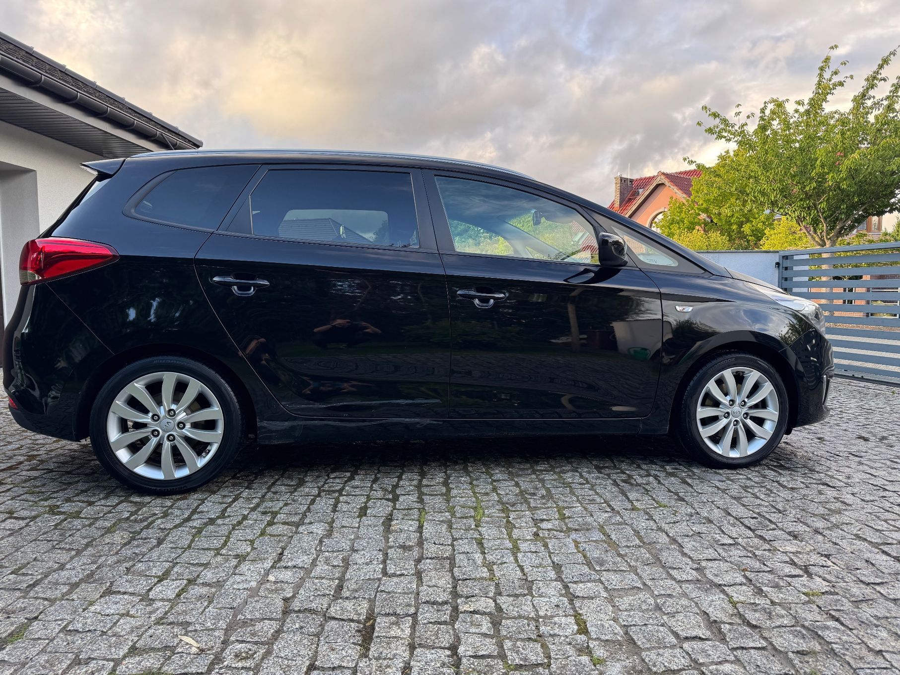 Kia Carens Bezwypadkowy pierwszy właściciel