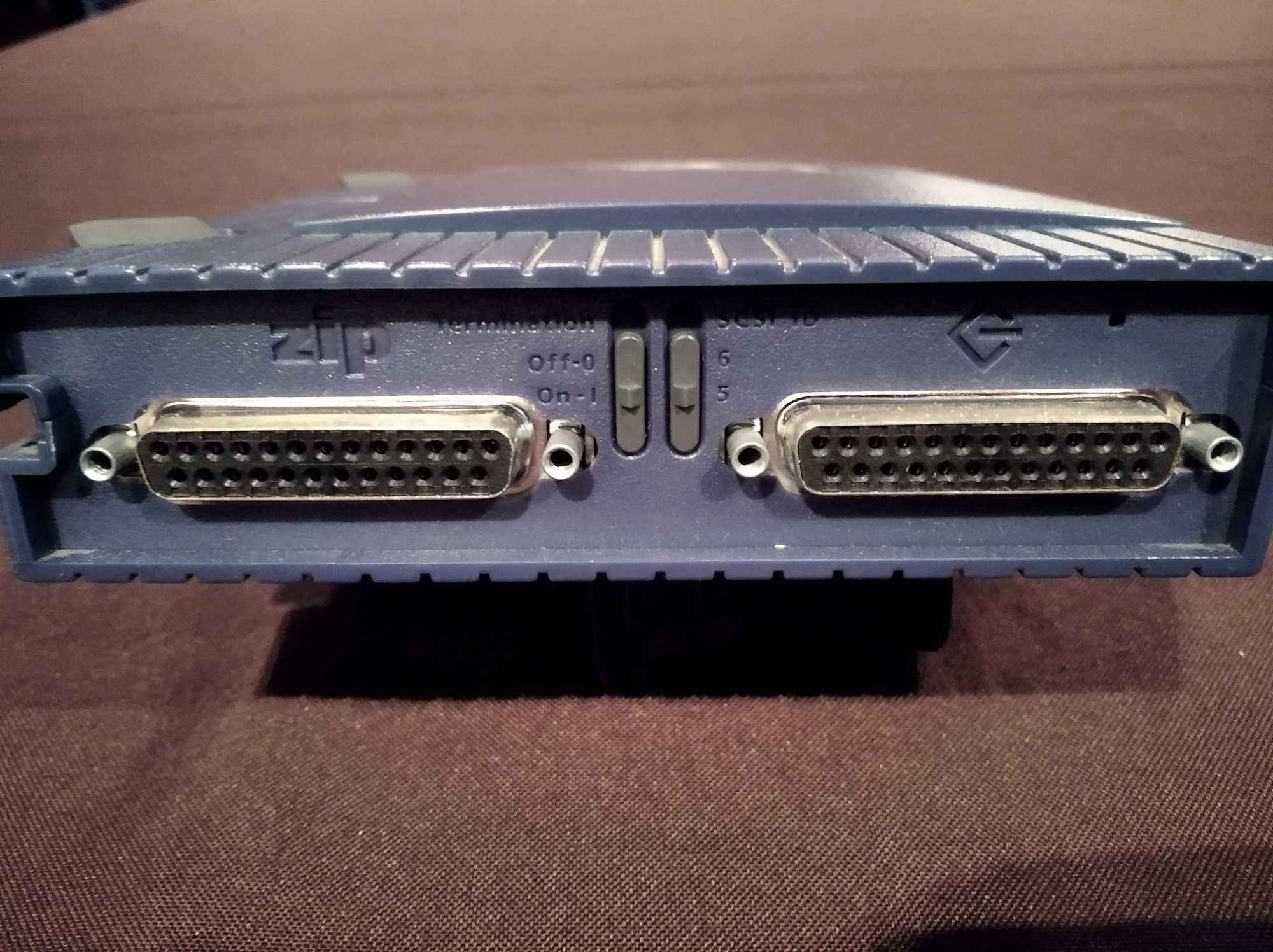 Iomega Zip 100 Drive SCSI portátil - modelo Z100S2