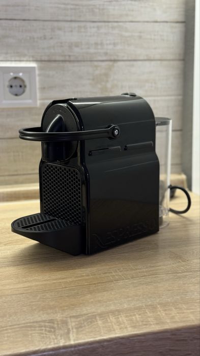Кавомашина капсульна Nespresso Inissia (оригінал)