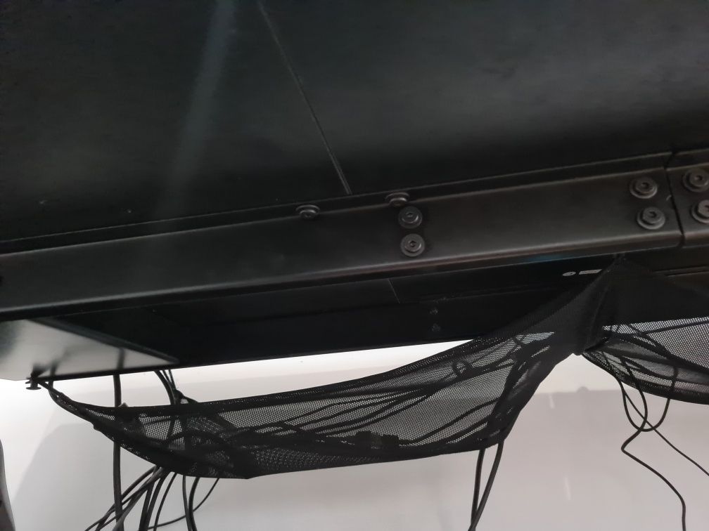 Arozzi Arena (Czarne)  Gaming Desk

Biurko w stanie jak na zdjęciach,