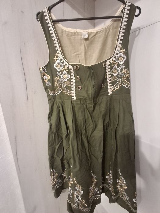 Сукні на будь-яке свято, Хнллоуін, Новий рік, день народження