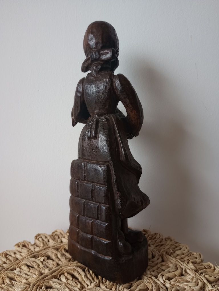 Drewniana ozdobna figurka Gęsiareczki