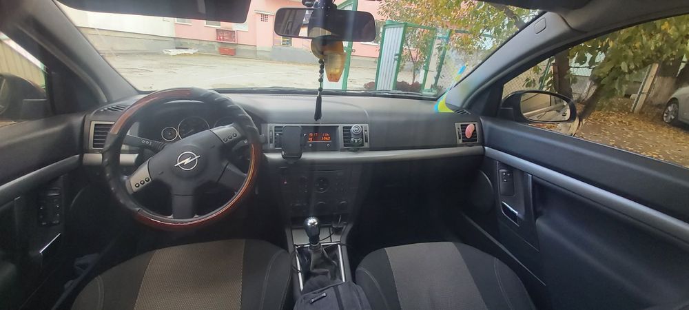 Вектра с продам в,