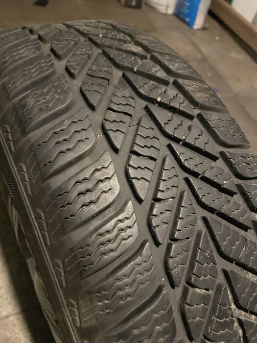 Opony zimowe z felgami 4 sztuki