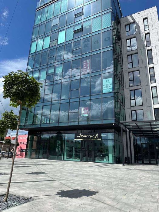 Довгострокова оренда торгового приміщення на 2 поверсі у БЦ London